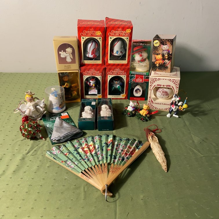 Christmas Ornaments With Boxes, Checked