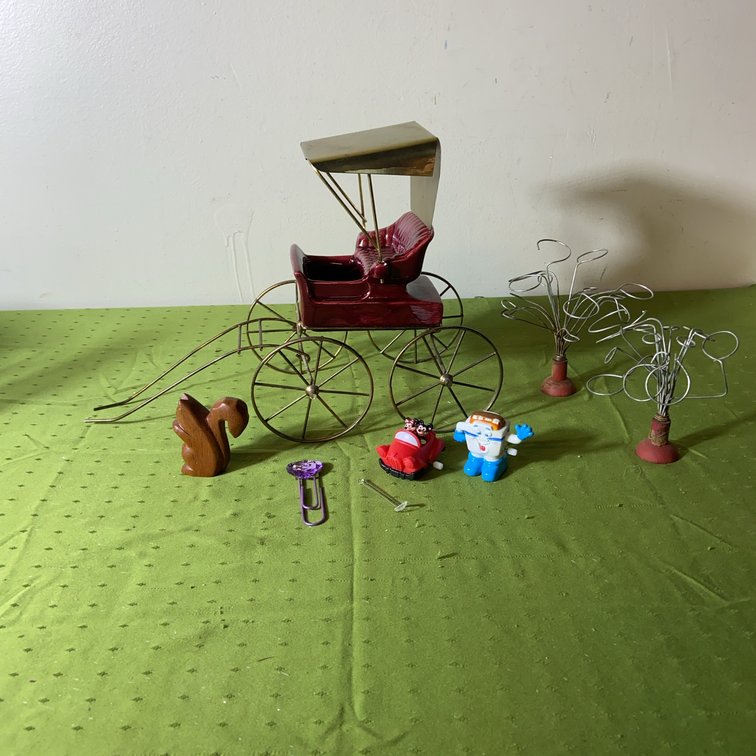 Mattox Carriage and Figurines