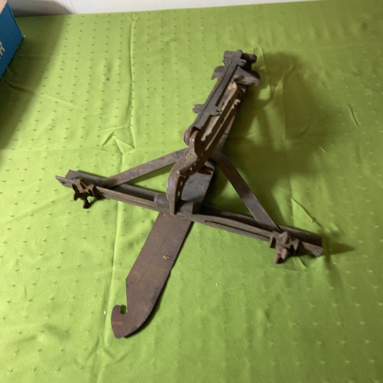 Iron Mechanical Car Jack Patented May 15, 1917