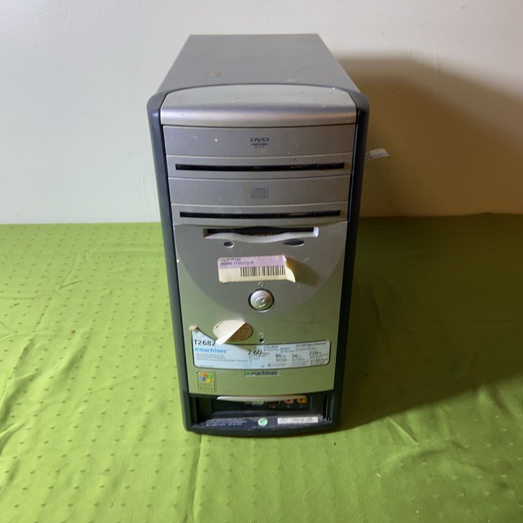 EMachines T2682 Desktop PC Windows XP Home Edition