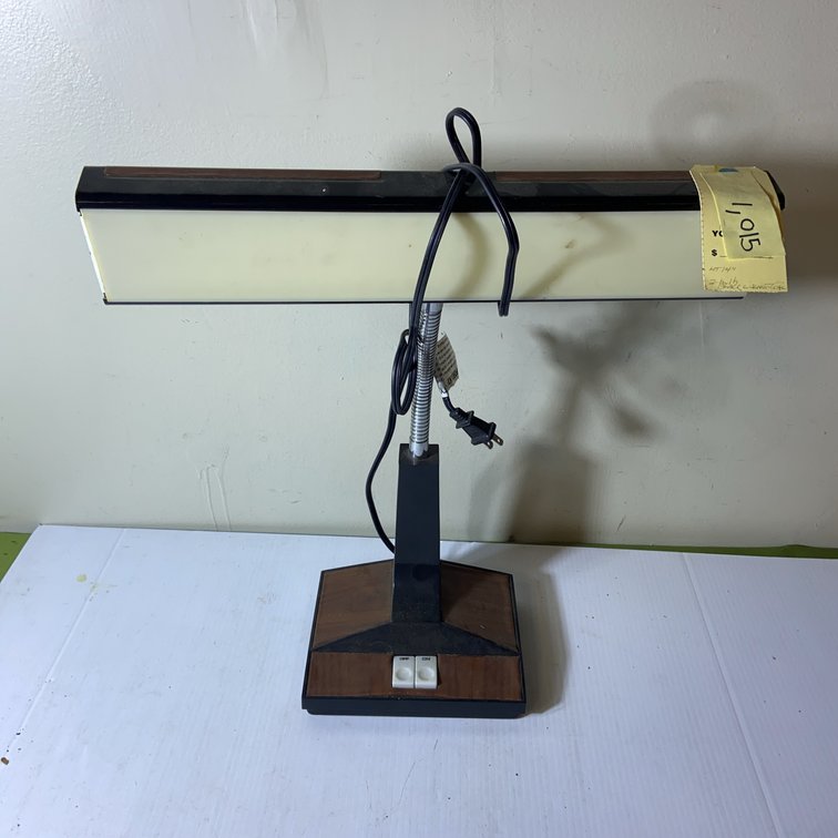 CAL Lighting Model LL44689 Desk Lamp Wood Accent