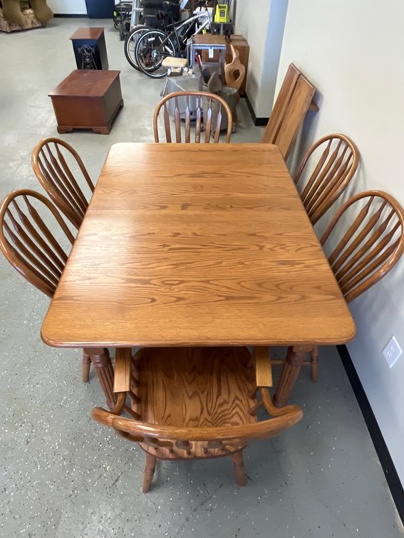 Dornback Oak Dining Table With 6 Chairs