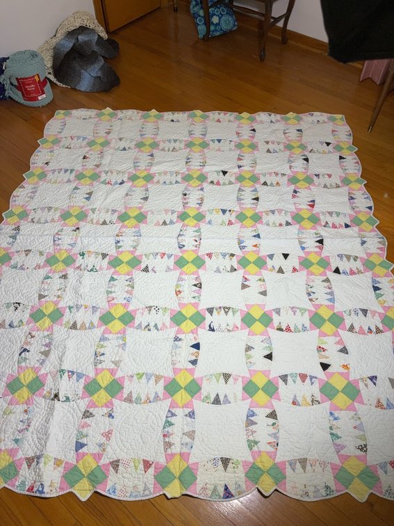 Patchwork Double Wedding Ring Quilt 83 x 71 in