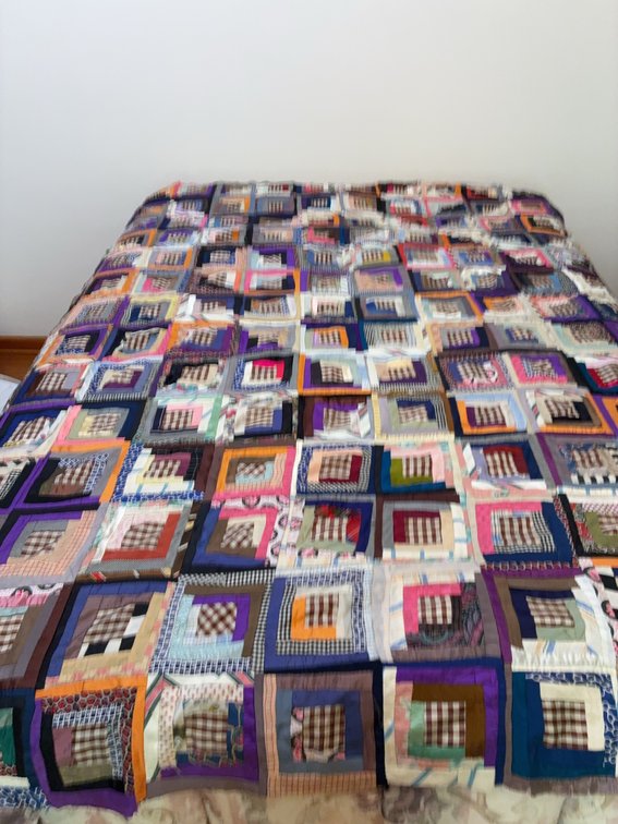 Patchwork Quilt Log Cabin Pattern 76 x 79 in.