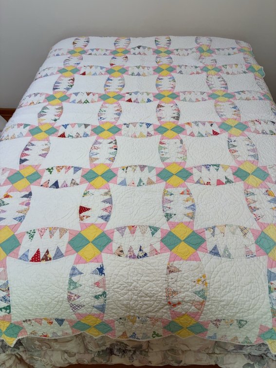Patchwork Double Wedding Ring Quilt 80 x 60