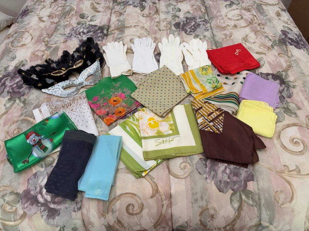 Lot Gloves, Scarves, Masks, and Handkerchiefs