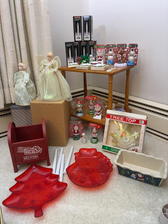 Holiday Decor Ornaments and Figurines