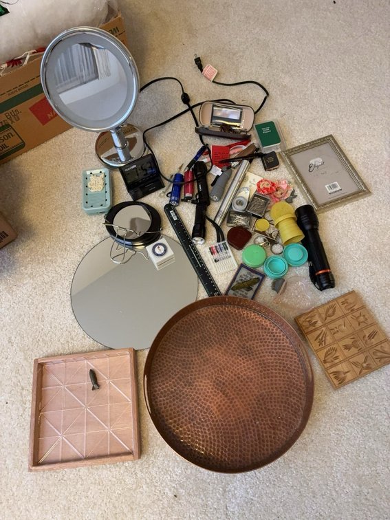 Lot: Household Tools, Decor, Flashlights