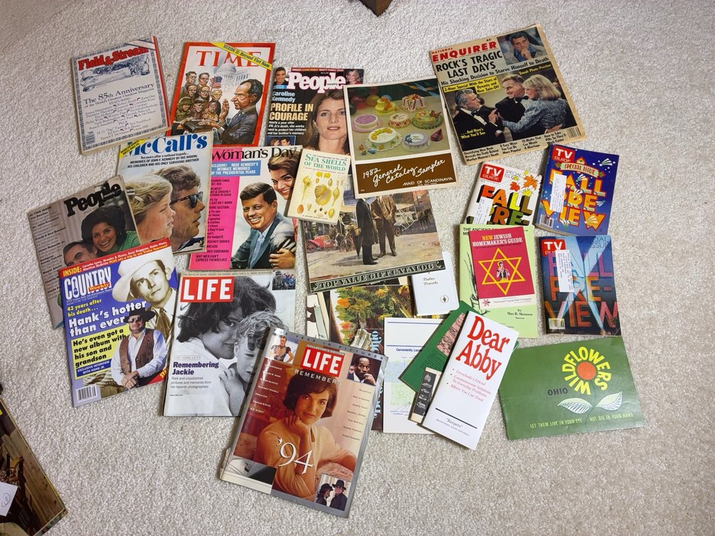 Vintage Magazines and Booklets Lot