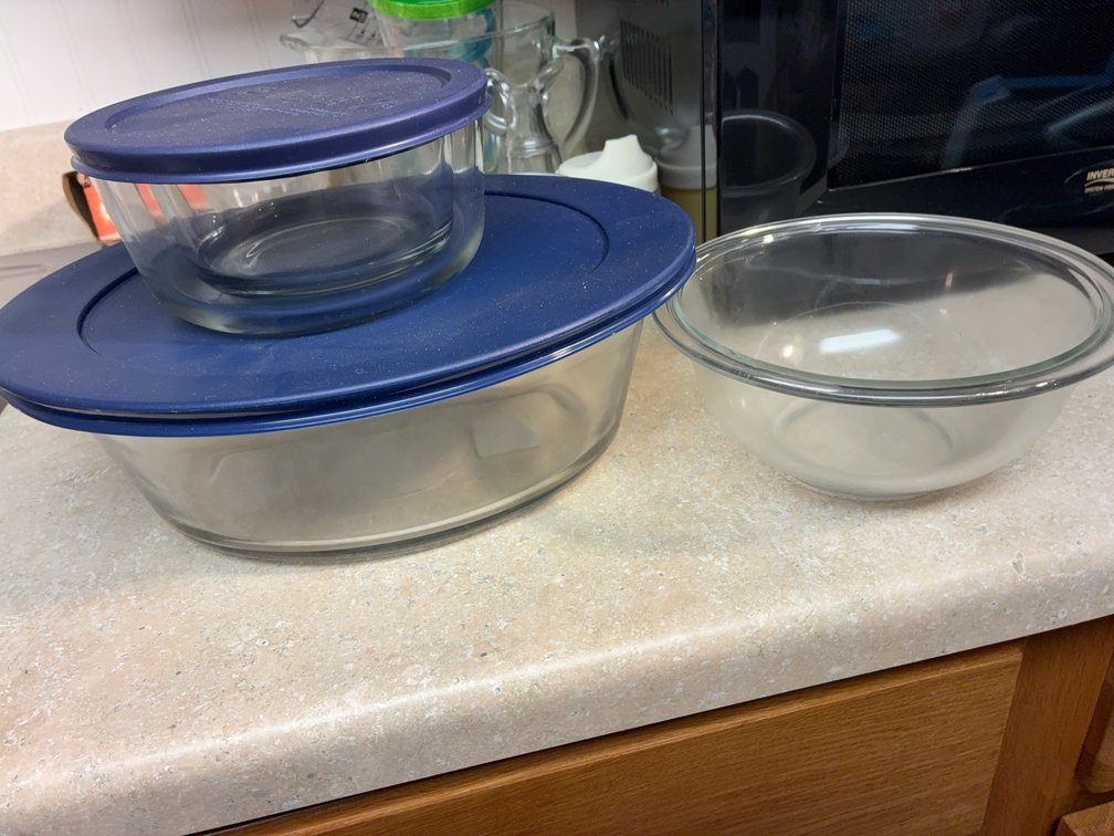 Pyrex and Anchor Glass Mixing Bowl Set