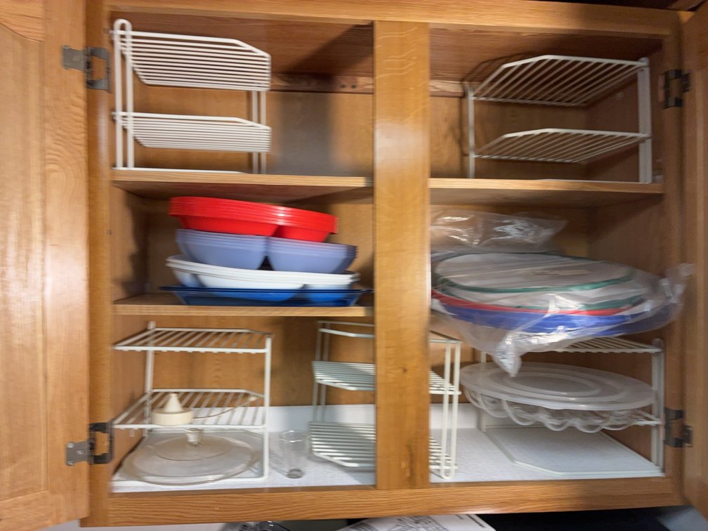 Plastic Divided Trays and Mesh Covers