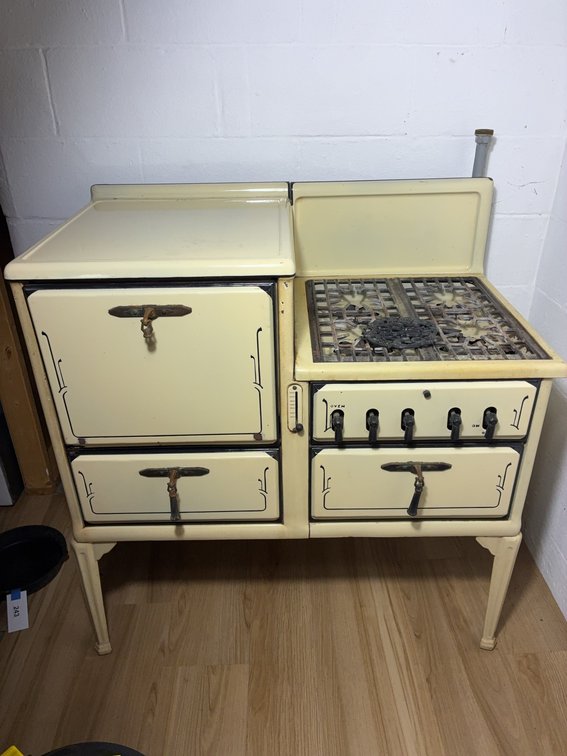 Enamel Gas Range With Oven and Side Compartments