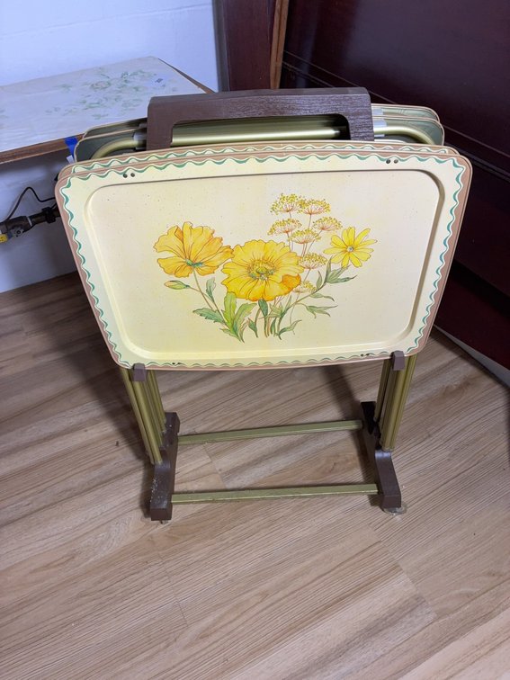 4 Floral Metal TV Trays with Stand