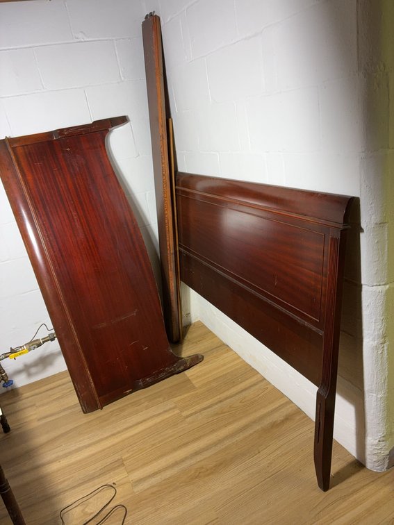 Full Size Mahogany Wood Bed Frame Set