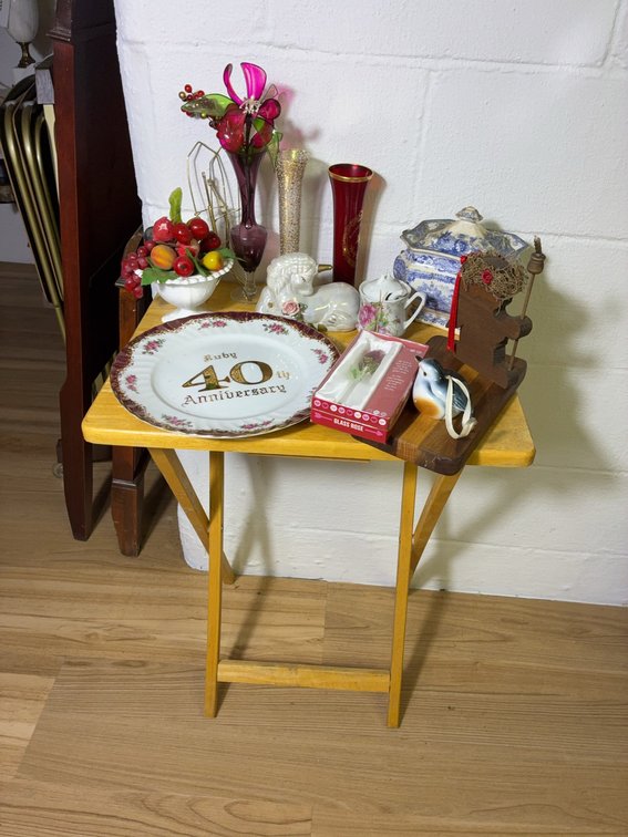 Decorative Ceramics, Glass, and 40th Plate