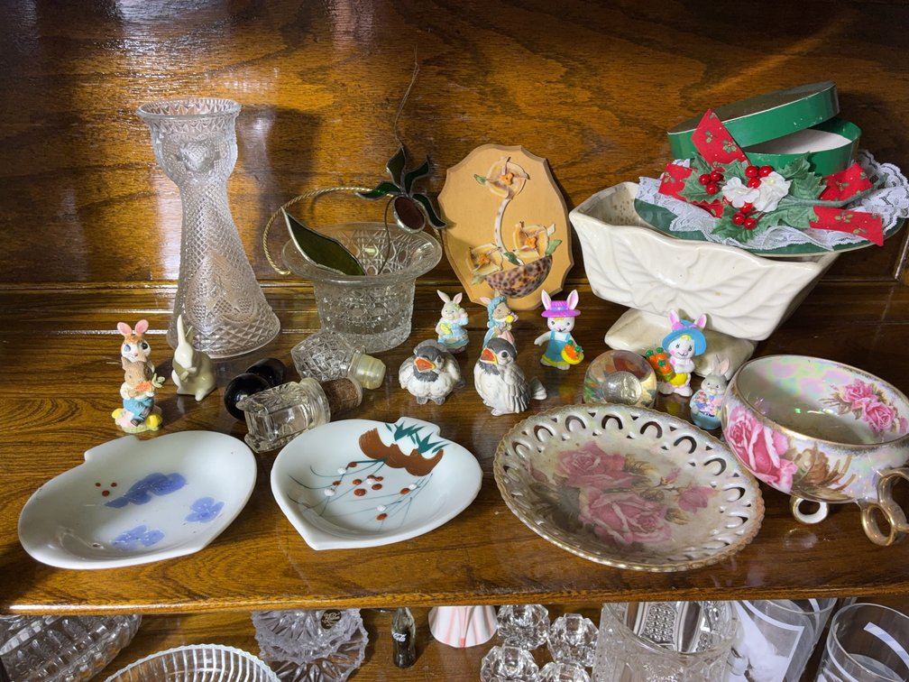 Porcelain, Glassware, and Figurines Lot