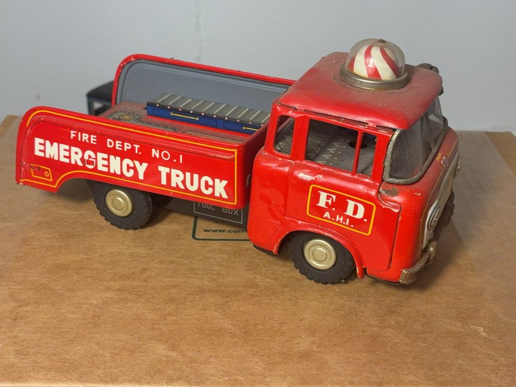 Tin Litho Jeep Fire Dept. Emergency Truck Japan