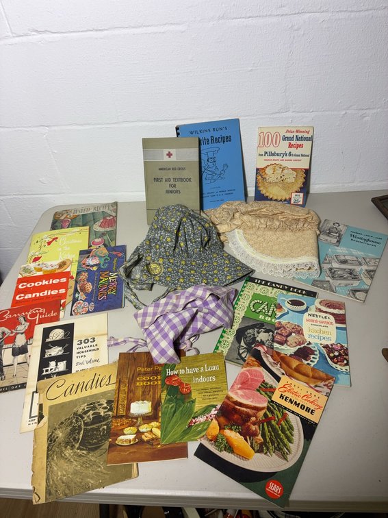 Cookbook Lot, Bonnets, American Red Cross Manual