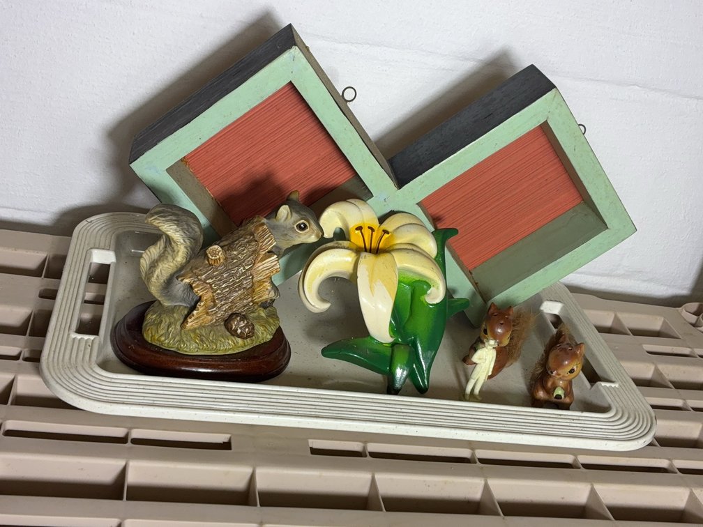 Homco Porcelain Squirrel Figurine & Decor Lot