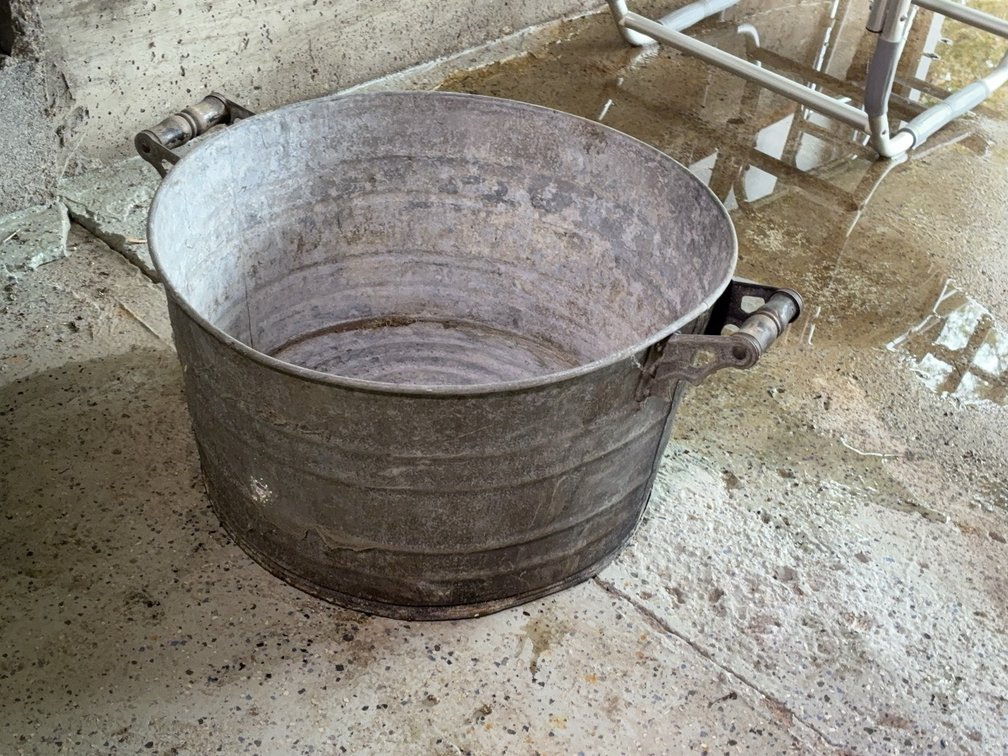 Galvanized Metal Tub with Handles, 17" Diameter
