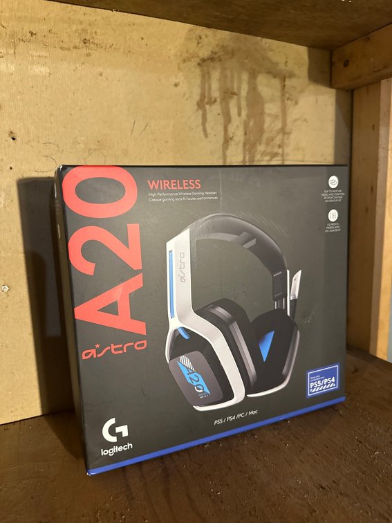 Logitech Astro A20 Wireless Gaming Headset PS5/PC