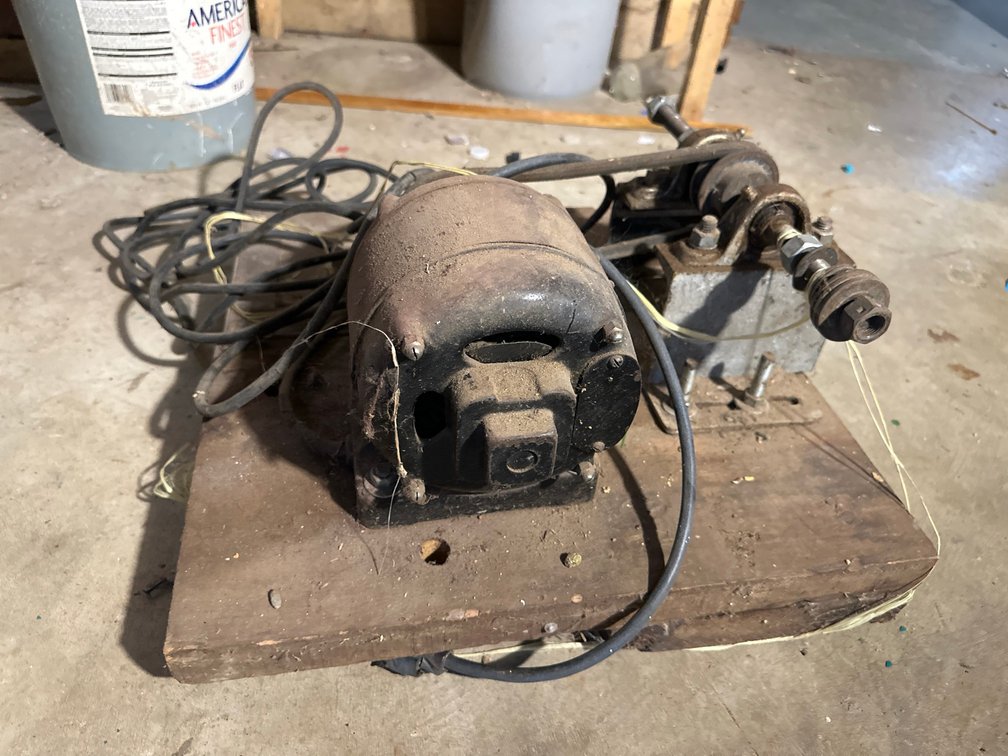 Kenmore Electric Motor Assembly on Base, Runs