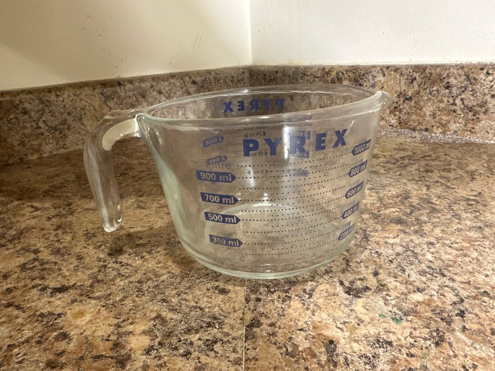 Pyrex 4 Cup Glass Measuring Cup