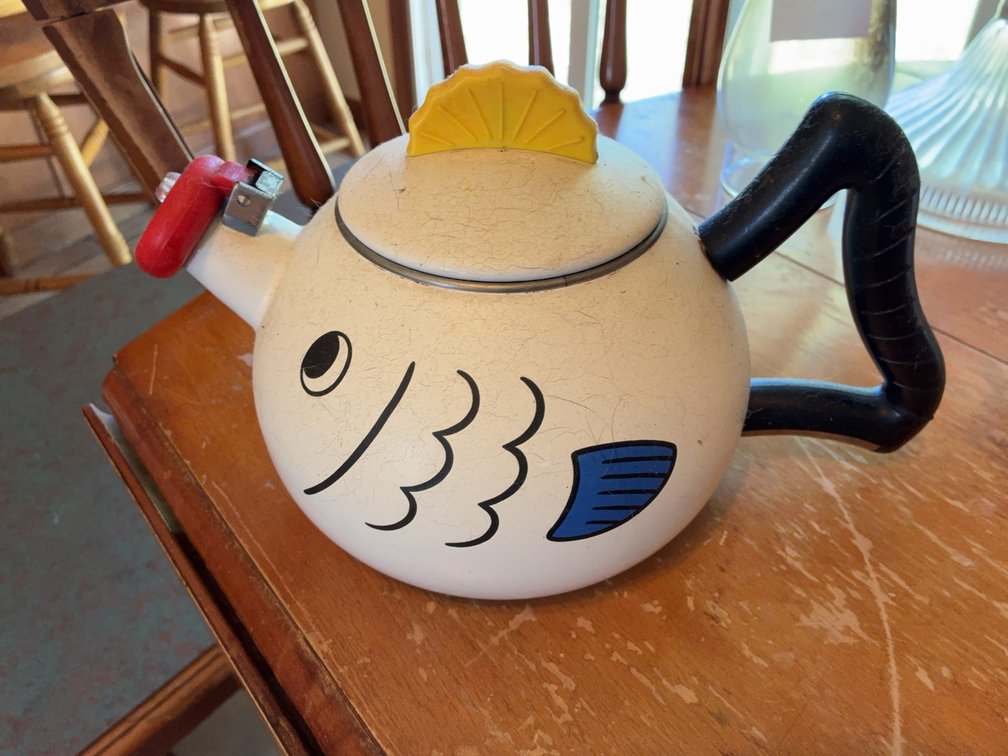 Fish-Themed Ceramic Teapot With Red Knob Lid