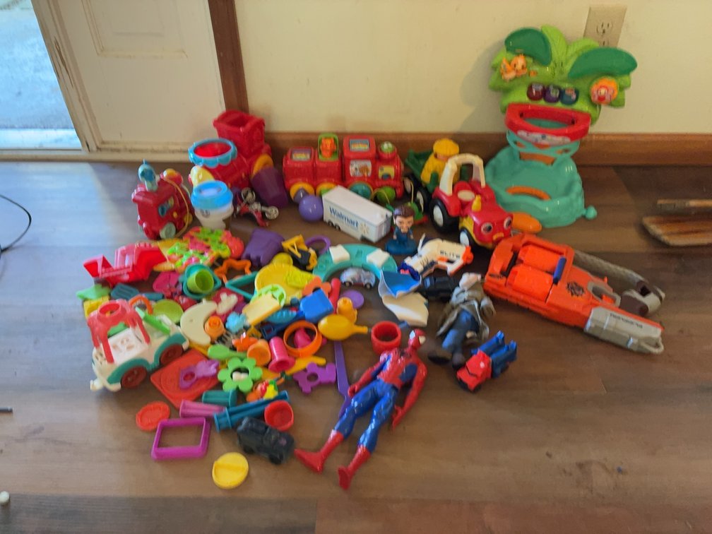 Children's Toys Lot With Figures