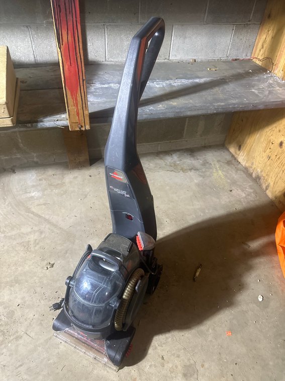 Bissell Upright Carpet Cleaner, Needs Cleaned