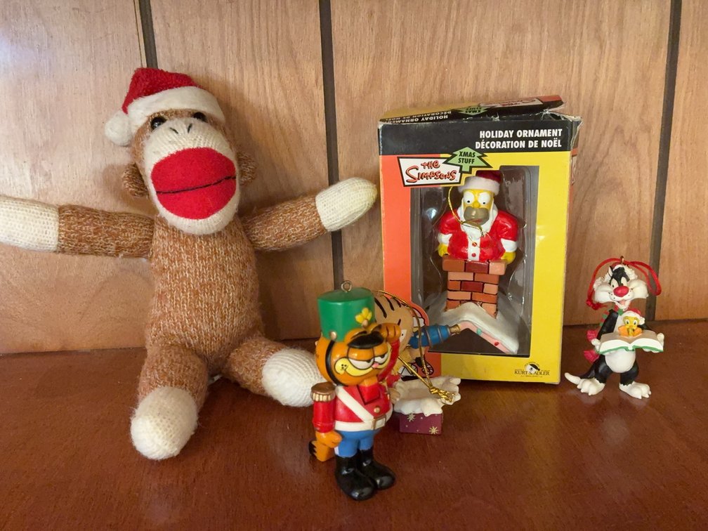 Cartoon & Holiday Collectibles Lot, 4 Pieces