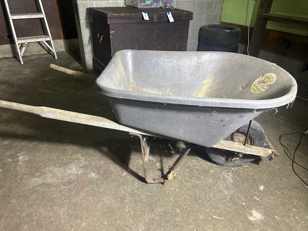 Contractor Grade Wheelbarrow, Needs Wood Replaced
