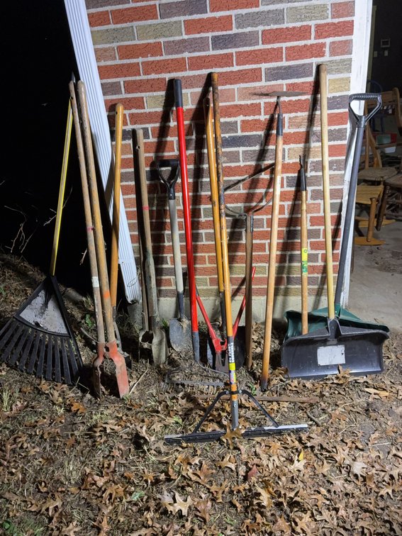 Garden and Lawn Tools Lot