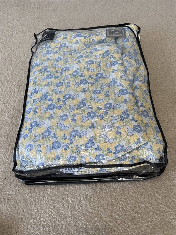 Great Bay Home Quilt Set Floral Pattern