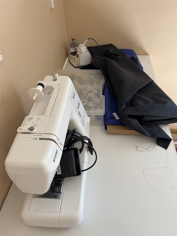 Kenmore Sewing Machine With Accessories