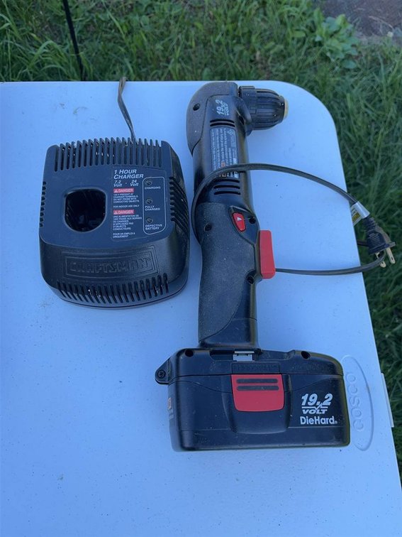 Craftsman 19.2V Cordless Drill With Charger
