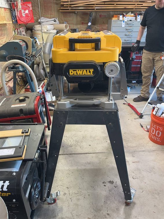 DeWalt DW735 13" Thickness Planer with Stand