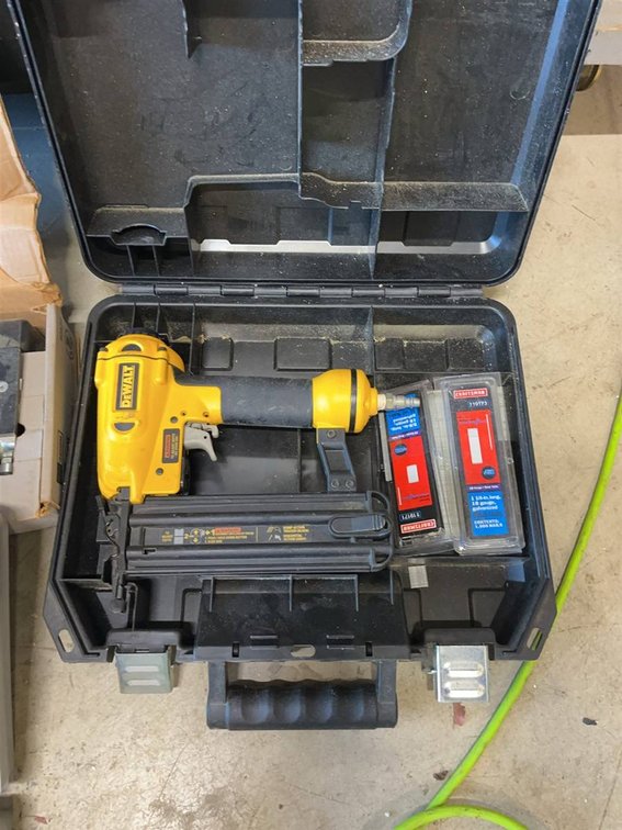DEWALT D51238 18 GA Brad Nailer Kit With Case