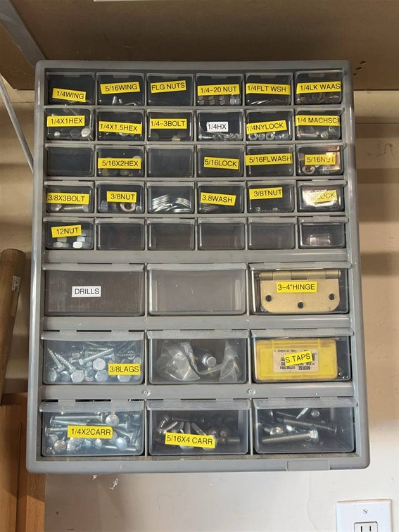 Organizer Box With Assorted Fasteners, Contents