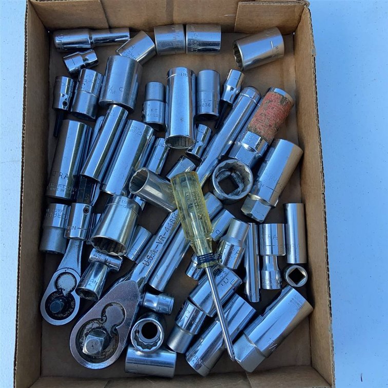 Ratchets Sockets Extensions Screwdrivers