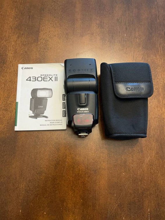 Canon Speedlite 430EX II Flash With Case & Manual
