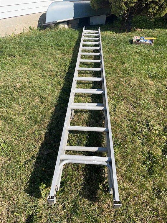 24 Foot Aluminum Extension Ladder, No Maker’s Mark