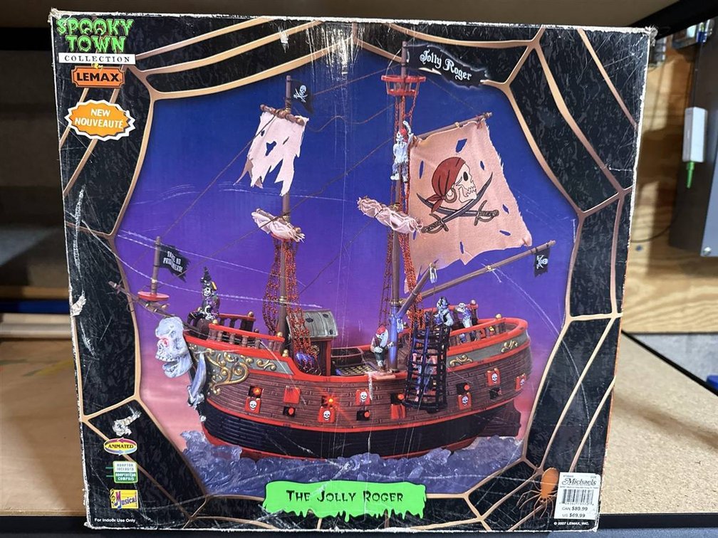 Lemax Spooky Town The Jolly Roger Pirate Ship