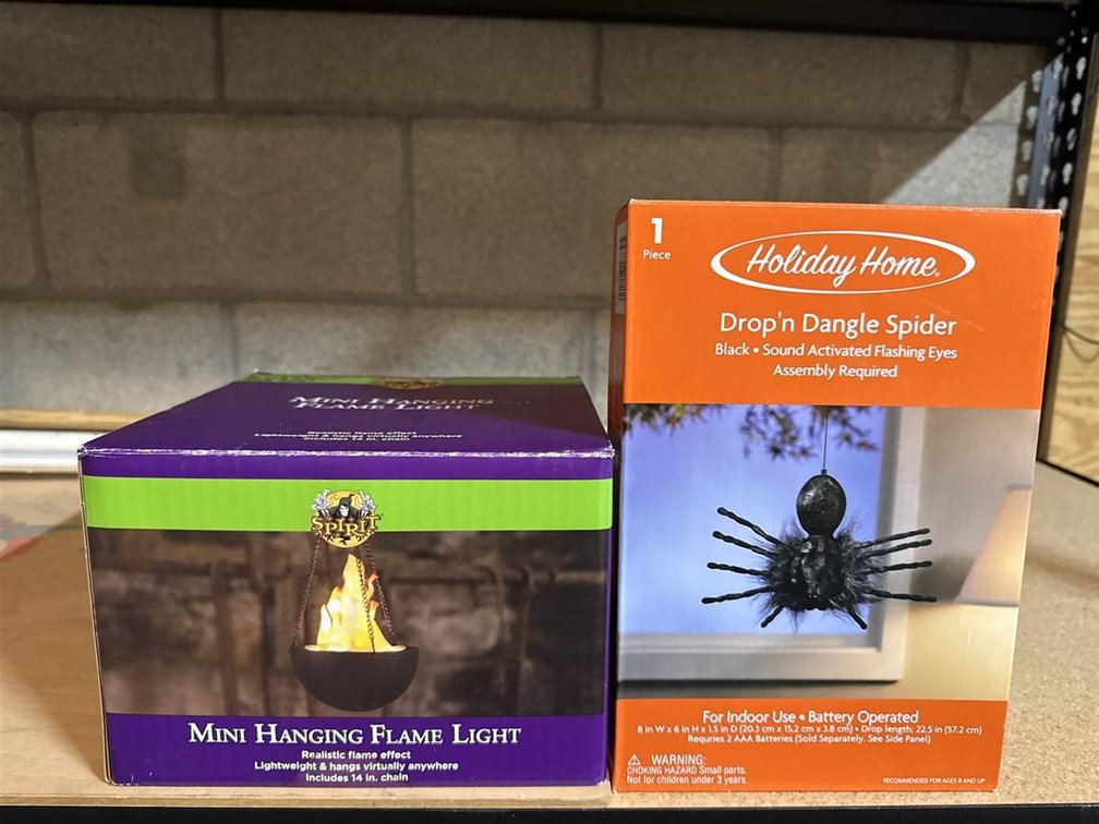 Mini Hanging Flame Light and Dangle Spider Set