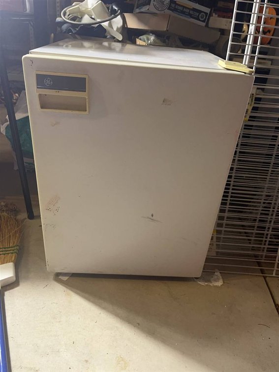 GE TAX5SNTA Mini Fridge 120V White