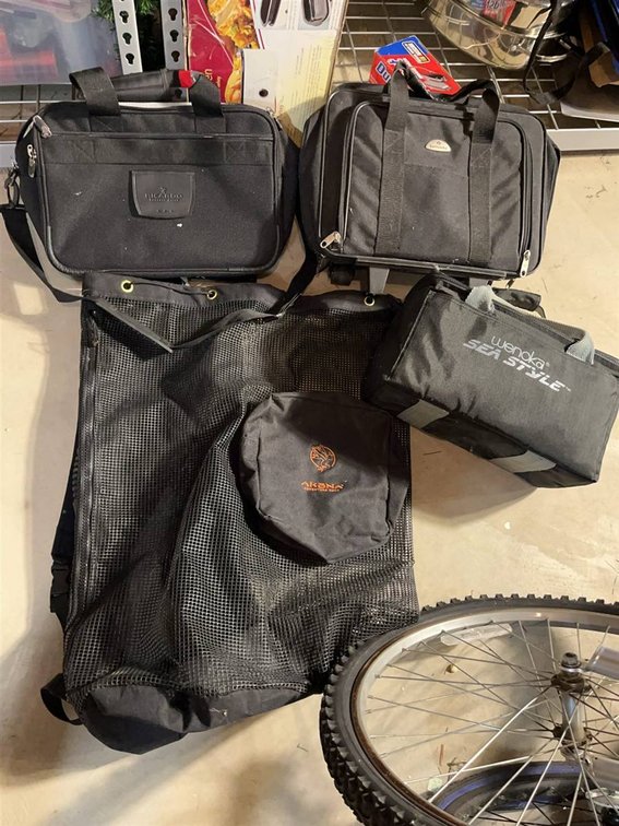 Travel Bag Lot: Samsonite, Ricardo, Wenoka, Akona