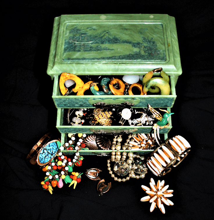 Image for UNUSUAL & INCREDIBLE ESTATE AUCTION