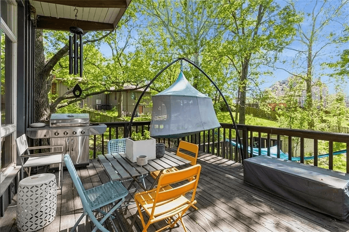 Image for MID CENTURY LIVING ESTATE AUCTION