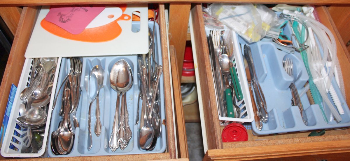 Image for LIVING ESTATE AUCTION