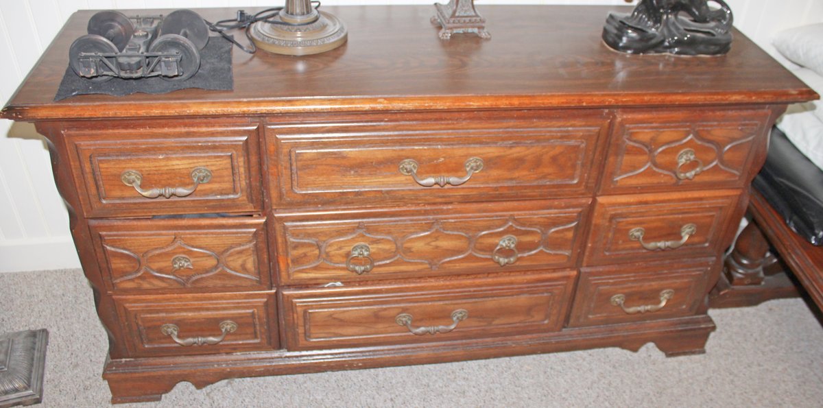 Image for LIVING ESTATE AUCTION